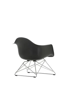 Eames Fiberglass Armchair LAR, forkromet fra Vitra