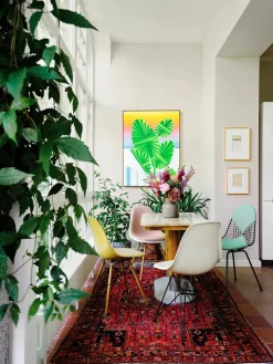 Eames Fiberglass Chair DSR, sortlakeret fra Vitra