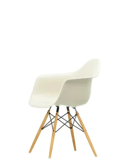 Eames Plastic Armchair DAW, ahorntræ fra Vitra