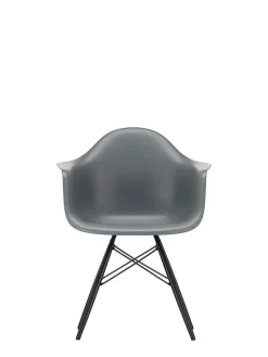 Eames Plastic Armchair DAW, sortlakeret ahorntræ fra Vitra