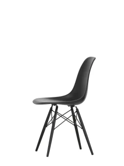 Eames Plastic Side Chair DSW, sortlakeret ahorntræ fra Vitra