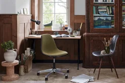 Eames Plastic Side Chair PSCC fra Vitra