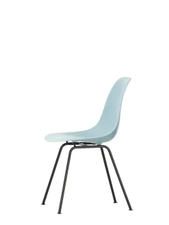 Eames Plastic Side Chair DSX, sort pulverlakeret fra Vitra