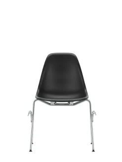 Eames Plastic Side Chair DSS, stabelbar fra Vitra