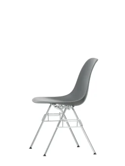 Eames Plastic Side Chair DSS, stabelbar fra Vitra