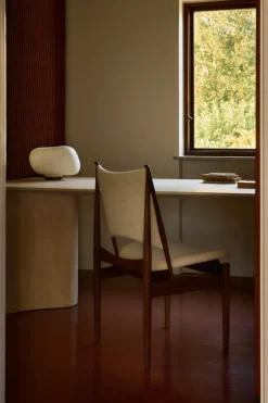 Egypterstol, valnød af Finn Juhl