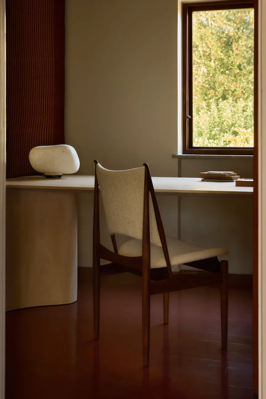 Egypterstol, valnød af Finn Juhl