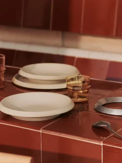 Erena Dinner Plate Ø29 Cream, middagstallerken fra Ferm Living