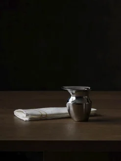 Etruscan Jug fra Audo Copenhagen