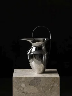 Etruscan Pitcher fra Audo Copenhagen