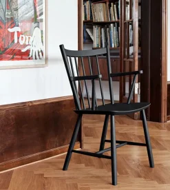 FDB J104 Spisestol, dark oiled oak fra Hay