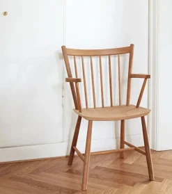 FDB J104 Spisestol fra Hay