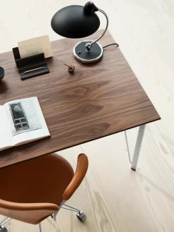 FH3605™ Skrivebord m. Skuffe af Arne Jacobsen