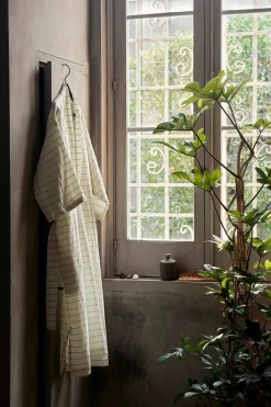 Field Robe, sand/black fra Ferm Living