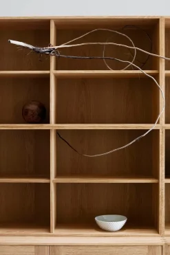 FK63 Reol med ben, hylde og bakker fra Carl Hansen & Søn