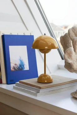 Flowerpot Portable VP9 Bordlampe af Verner Panton