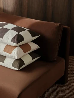 Fold Patchwork Cushion fra Ferm Living