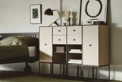 Frame 70 inkl. 2 skuffer og 1 hylde fra Audo Copenhagen