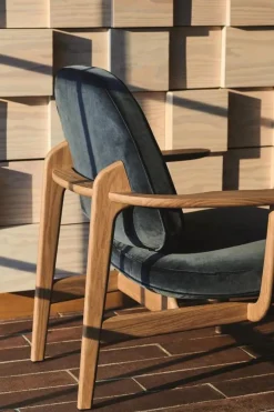 Fred Lænestol, valnødfarvet eg fra Fritz Hansen