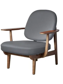 Fred Lænestol, valnødfarvet eg fra Fritz Hansen