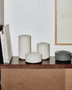 Gallery Object Container 07, limestone fra Louise Roe