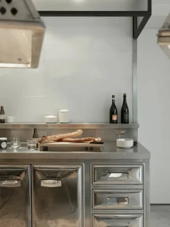 Gallery Object Container 07, limestone fra Louise Roe