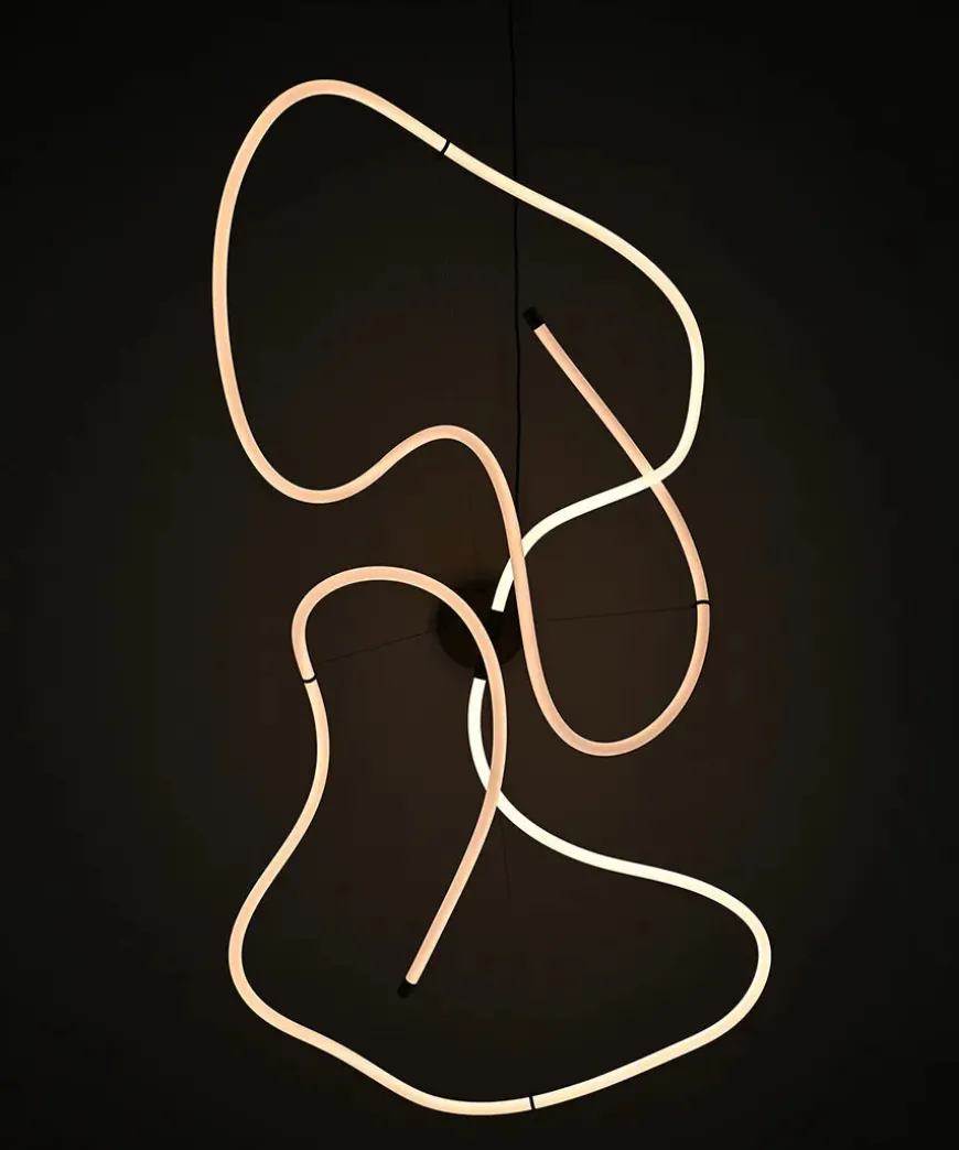 Ghost Chandelier, Big, Burned Black fra 101 Copenhagen