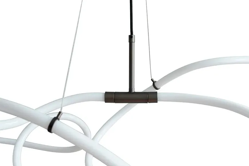 Ghost Chandelier, Big, Burned Black fra 101 Copenhagen