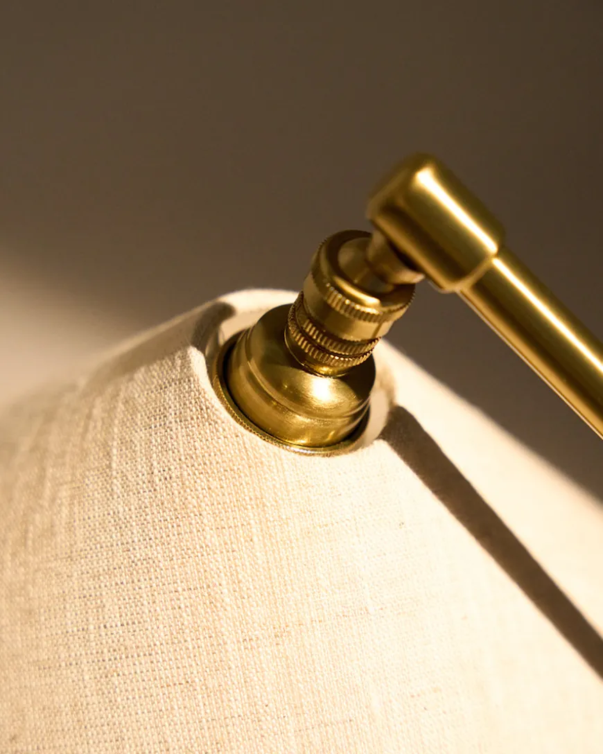 Gräshoppa bordlampe fra GUBI