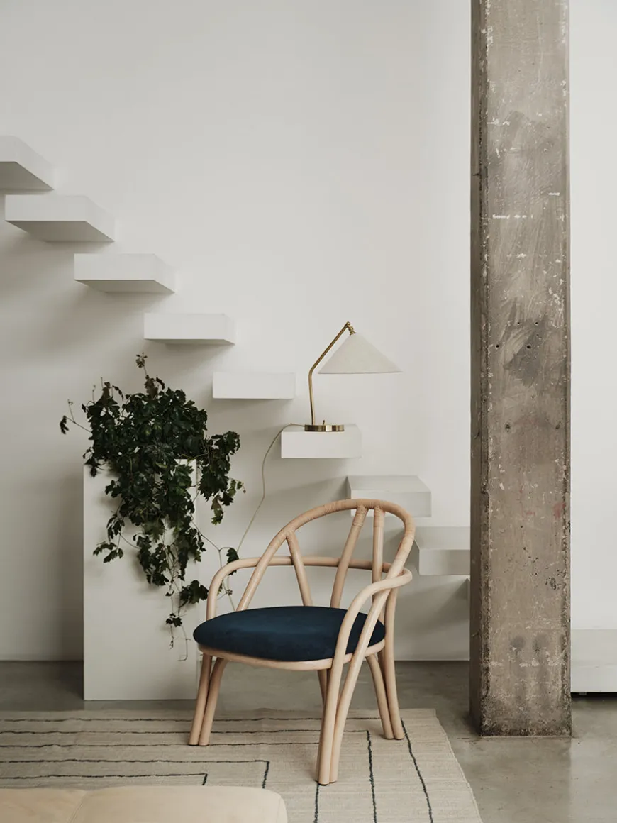 Gräshoppa bordlampe fra GUBI