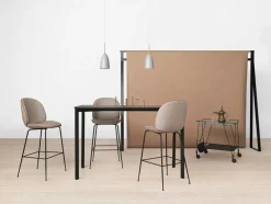 Gräshoppa pendel fra GUBI