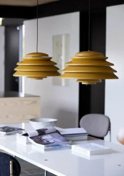 Hive pendel, yellow af Verner Panton