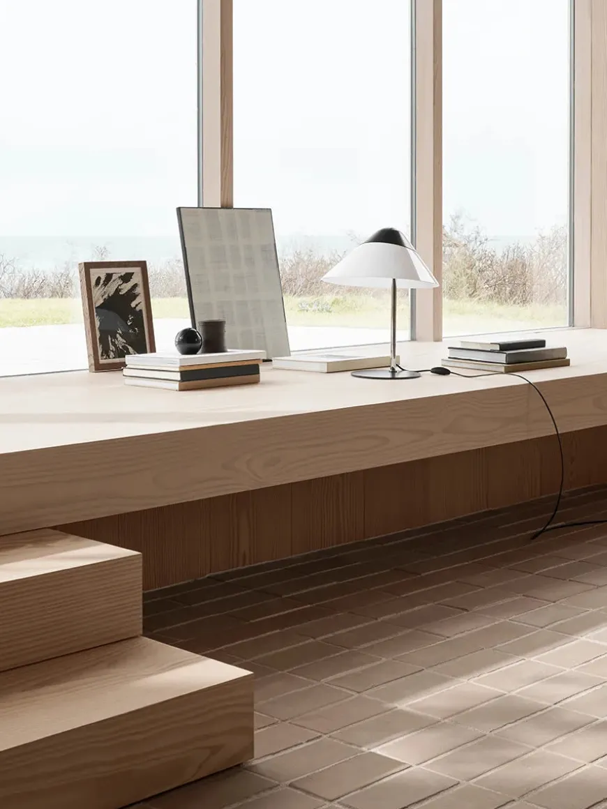 HJW02 Opala Bordlampe af Hans J. Wegner