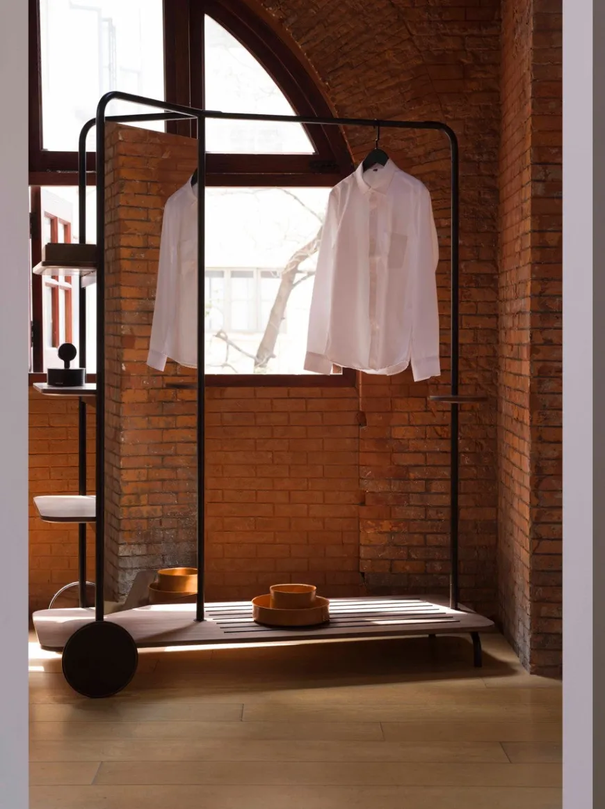 Host Wardrobe, black oak fra Stellar Works