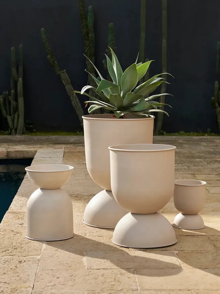 Hourglass Pot, sort fra Ferm Living
