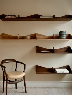 Hulsø Hylde, olieret valnød af Finn Juhl