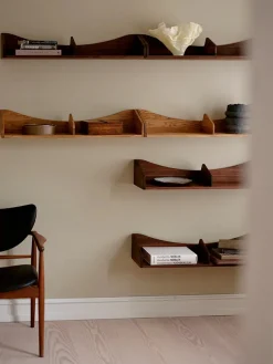 Hulsø Hylde, olieret valnød af Finn Juhl