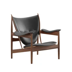 Høvdingestol, eg olie af Finn Juhl