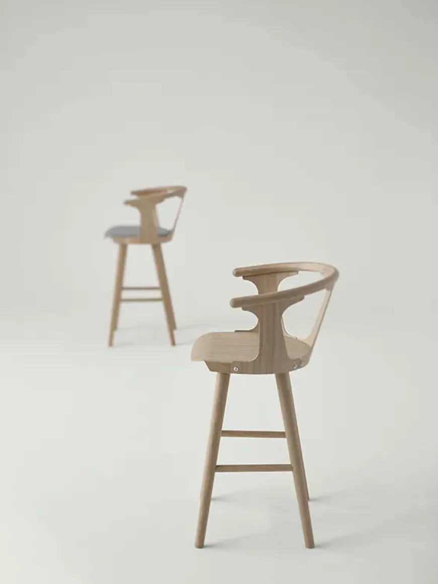 In Between Barstol fra &Tradition