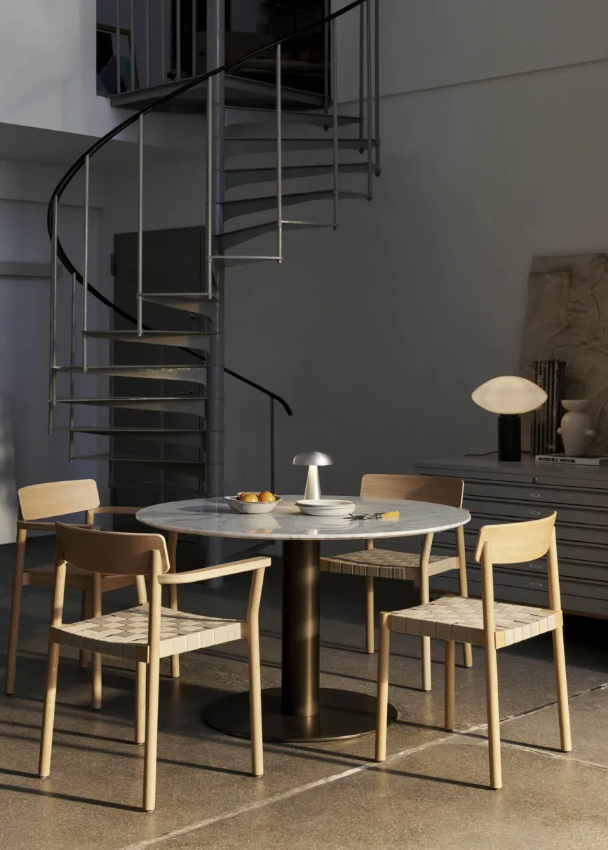 In Between Bord SK20, sort stel fra &tradition