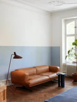 Inland AV23 Sofa fra &Tradition