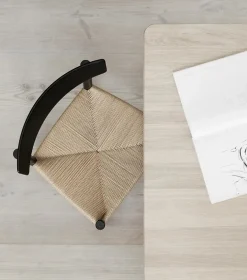 J39 Folkestolen, indigo blue af Børge Mogensen