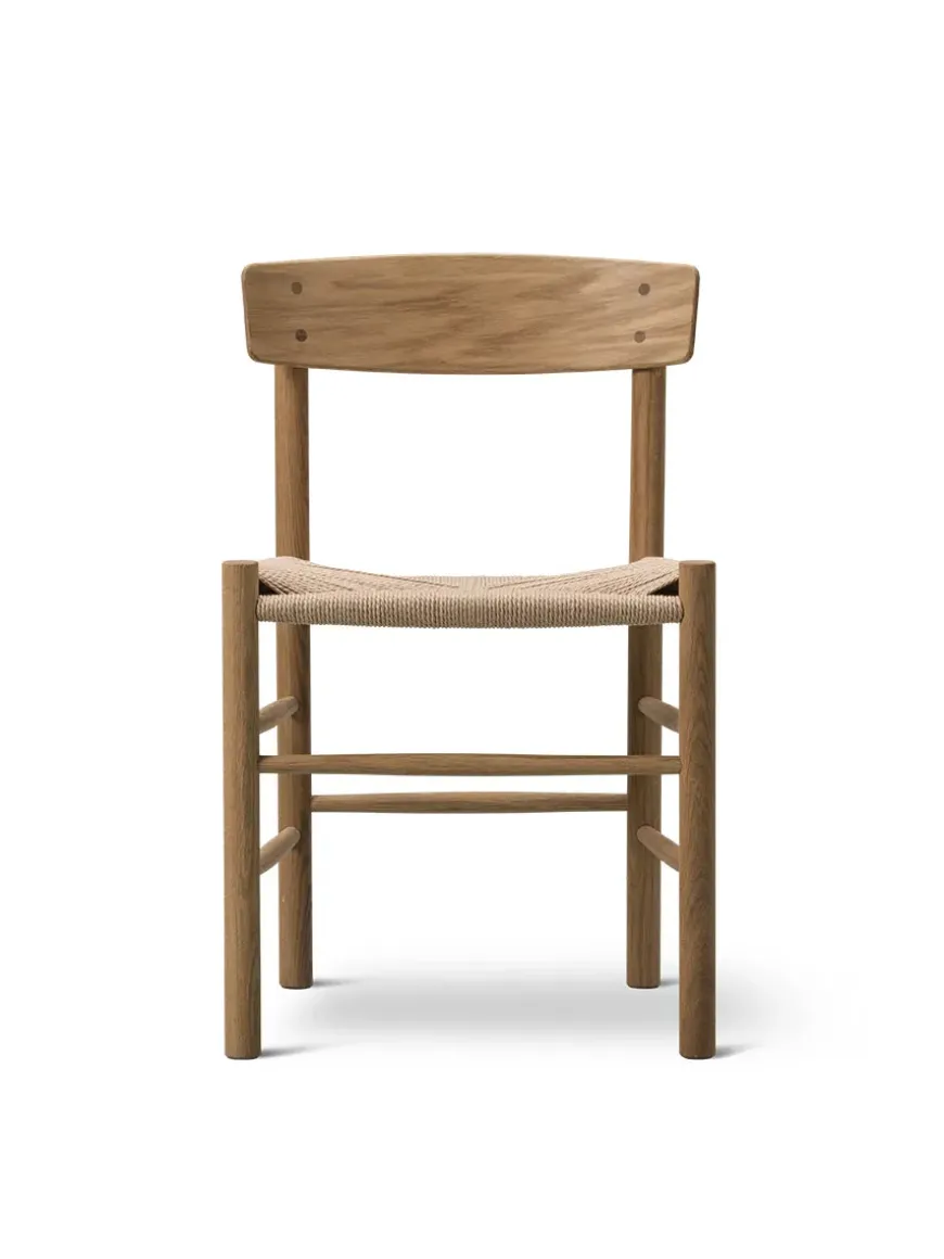 J39 Folkestolen, lys olieret eg af Børge Mogensen