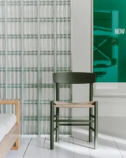 J39 Folkestolen, sortlakeret bøg af Børge Mogensen