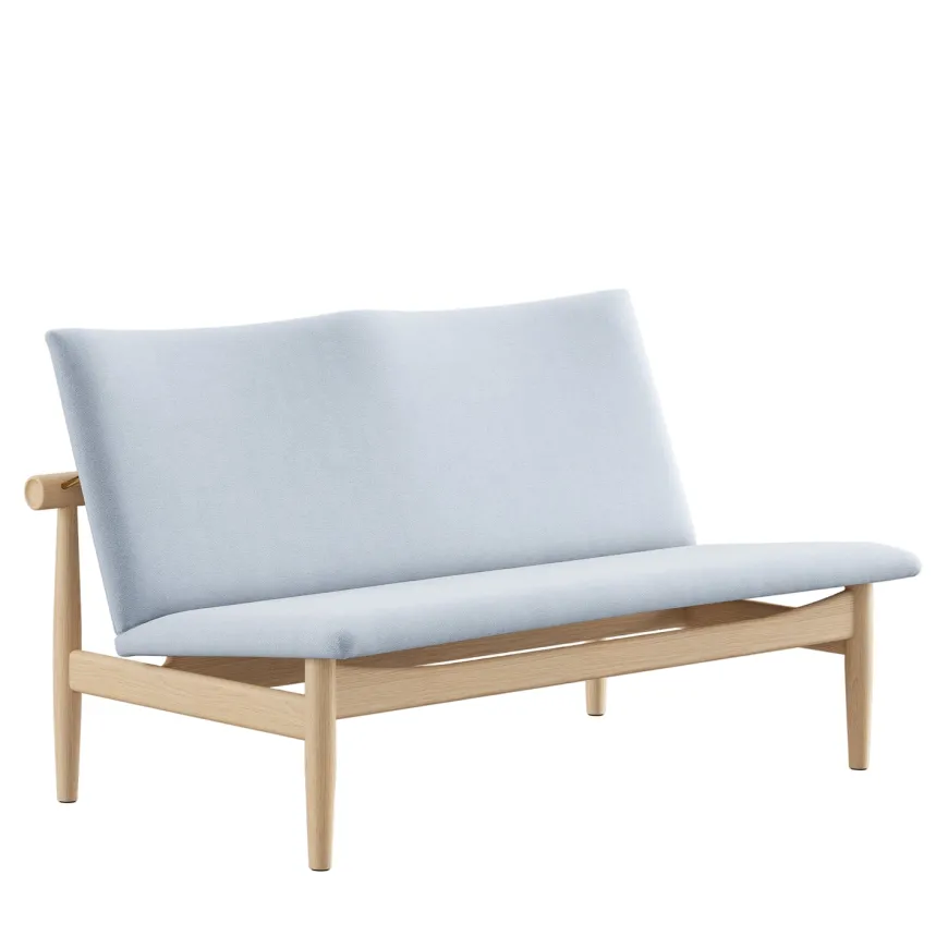 Japan 2 pers. sofa, eg klar olie af Finn Juhl