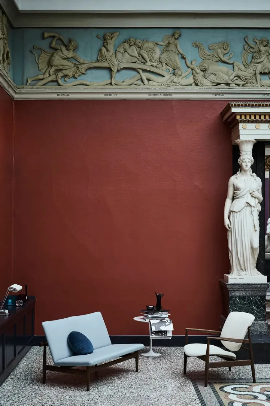 Japan 2 pers. sofa, eg klar olie af Finn Juhl