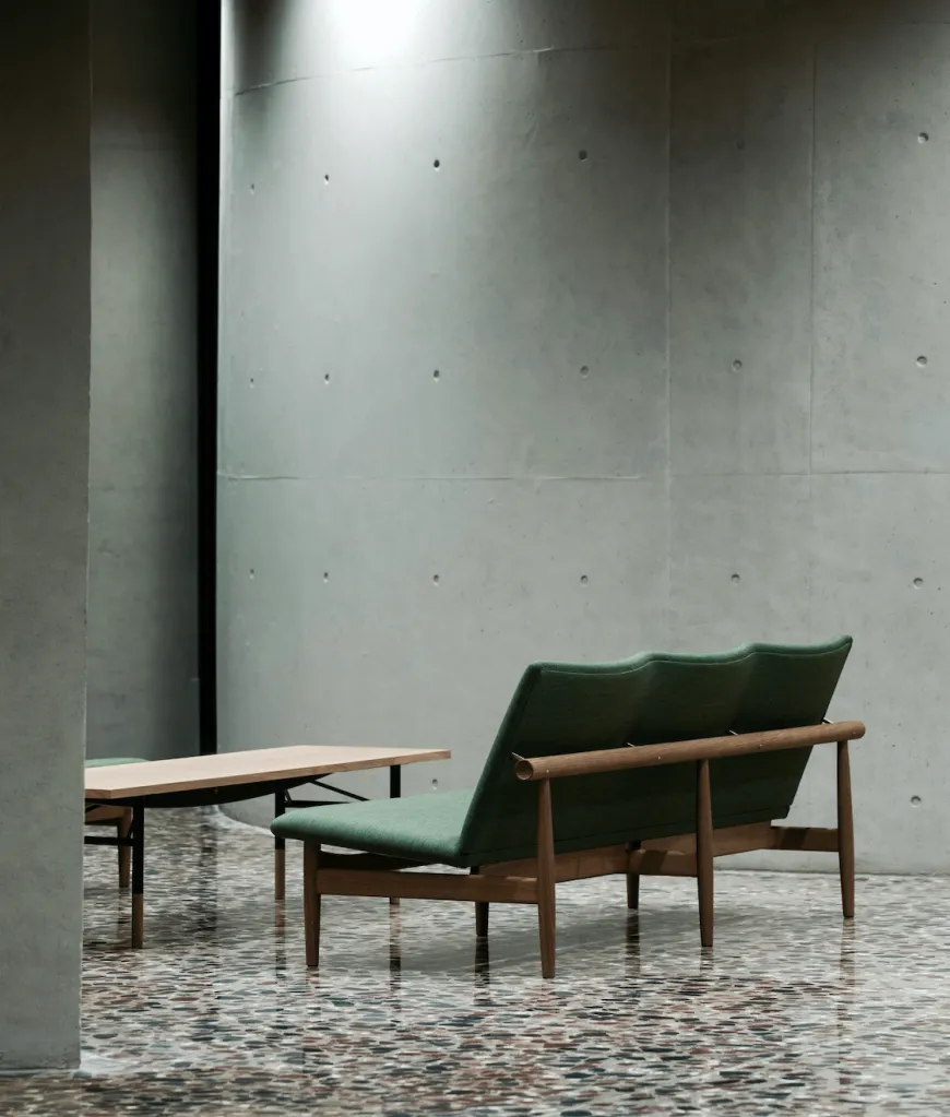 Japan 3 pers. sofa, valnød af Finn Juhl