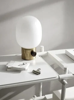 JWDA Bordlampe, hvid marmor fra Audo Copenhagen