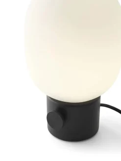 JWDA Metallic Bordlampe fra Audo Copenhagen