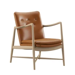 Kaminstolen, eg klar olie af Finn Juhl